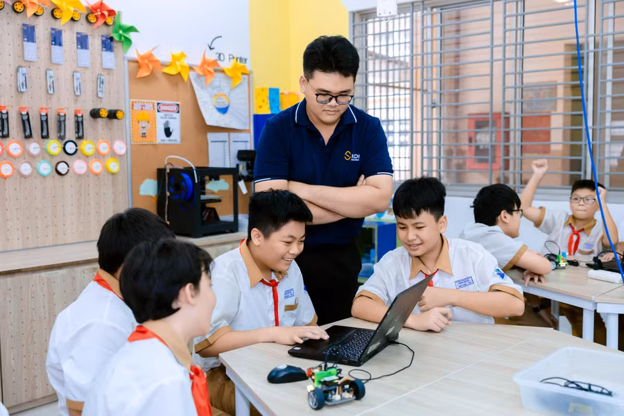 Giờ học STEM của học sinh Trường THCS Lương Định Của (phường Cát Lái, TPHCM).