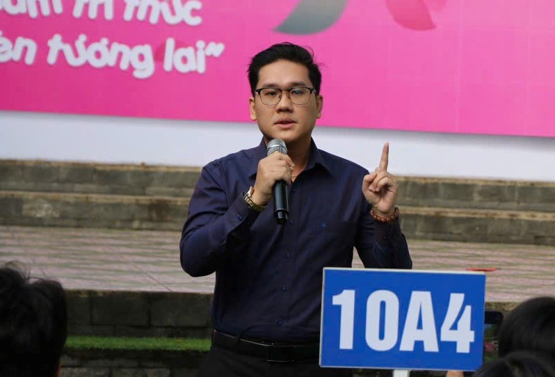 Thầy Võ Minh Nghĩa. thi-tot-nghiep-4556.jpg