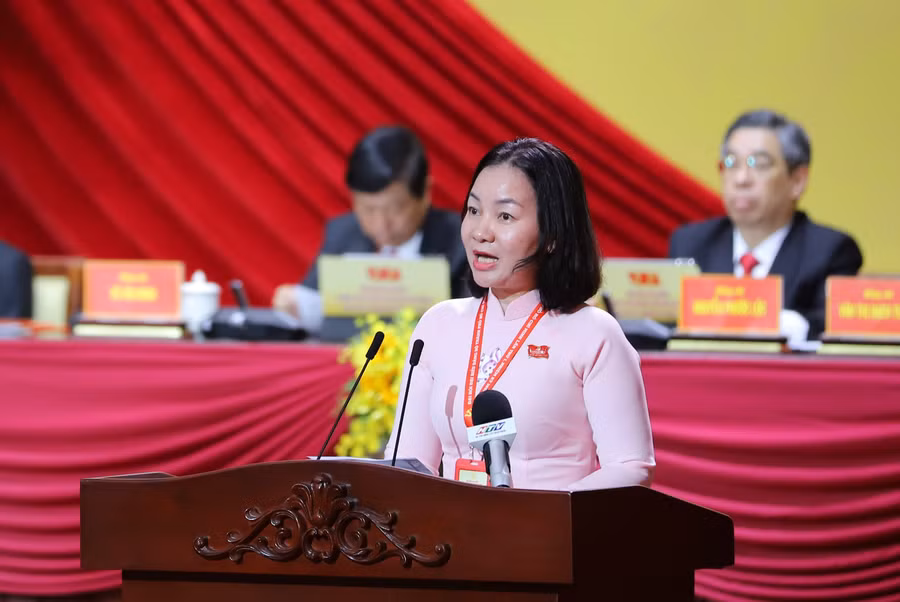 Bà Trương Thị Bích Hạnh phát biểu tham luận tại đại hội. Ảnh: BTC.