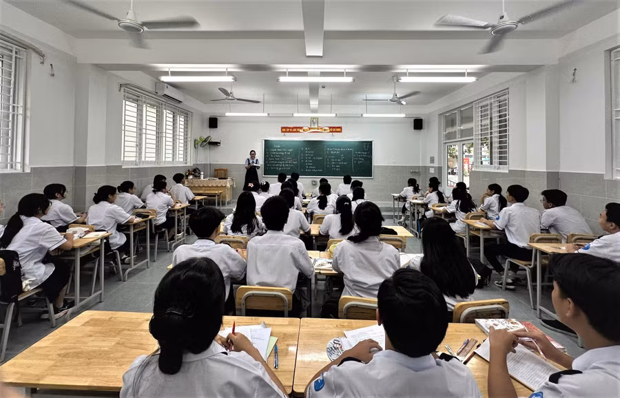 Tiết học của học sinh Trường THPT Bà Điểm.