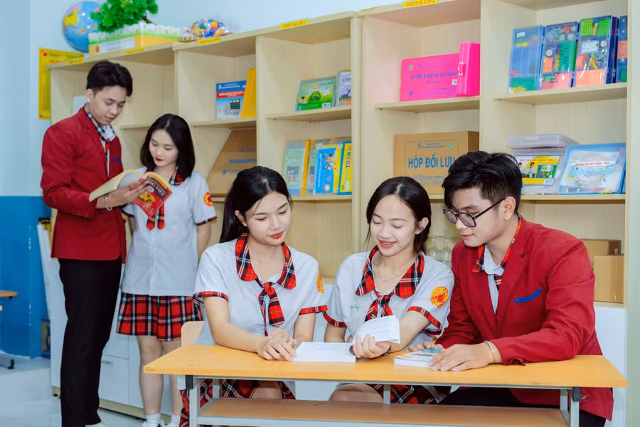 truong-nam-viet (2).jpg