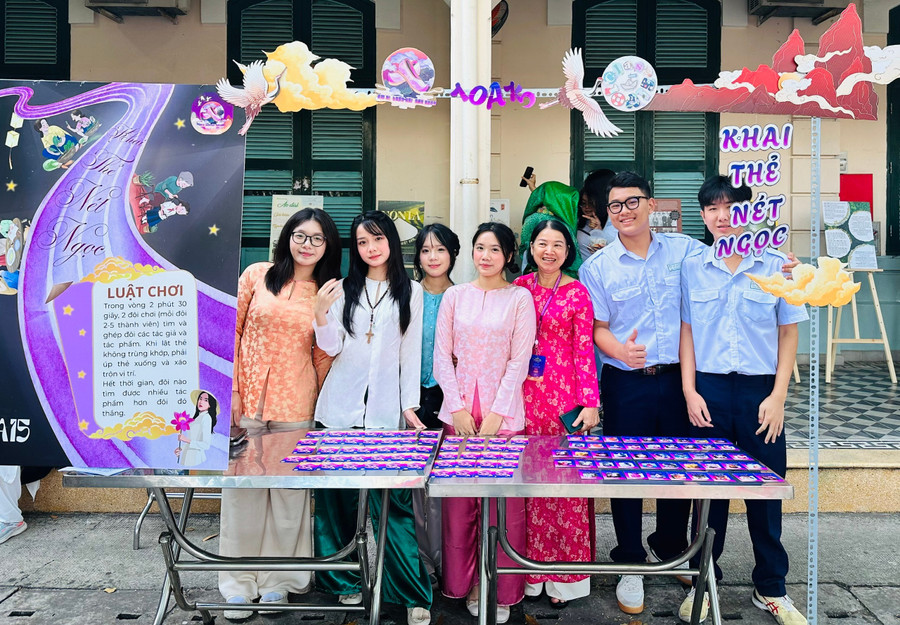 Nhiều trò chơi dân gian được sáng tạo mới mẻ.