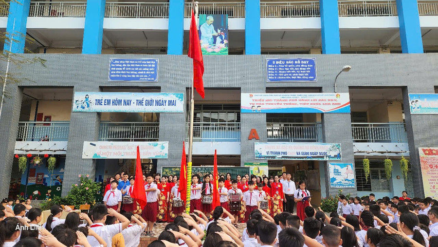 truong-hoc-chao-mung-95-nam-ngay-thanh-lap-dang-cong-san-viet-nam-4.jpg?w=1130