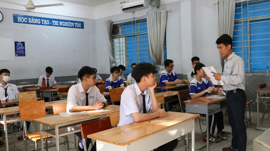 Kỳ thi thử tốt nghiệp THPT tại Trường THPT Phú Nhuận (quận Phú Nhuận). Ảnh: Minh Anh thi-tot-nghiep-thpt.jpg