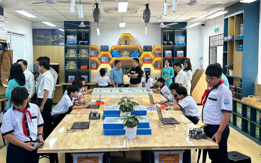 Phòng thực hành giáo dục STEM tại trường THCS Quang Trung.
