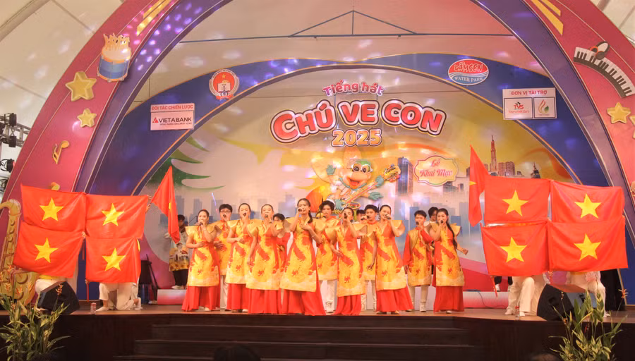 Phần thi của đội đến từ Trường THPT Phú Nhuận.