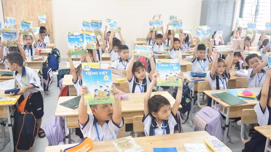 Học sinh trường tiểu học Đặng Thùy Trâm (An Hội Tây, TPHCM).