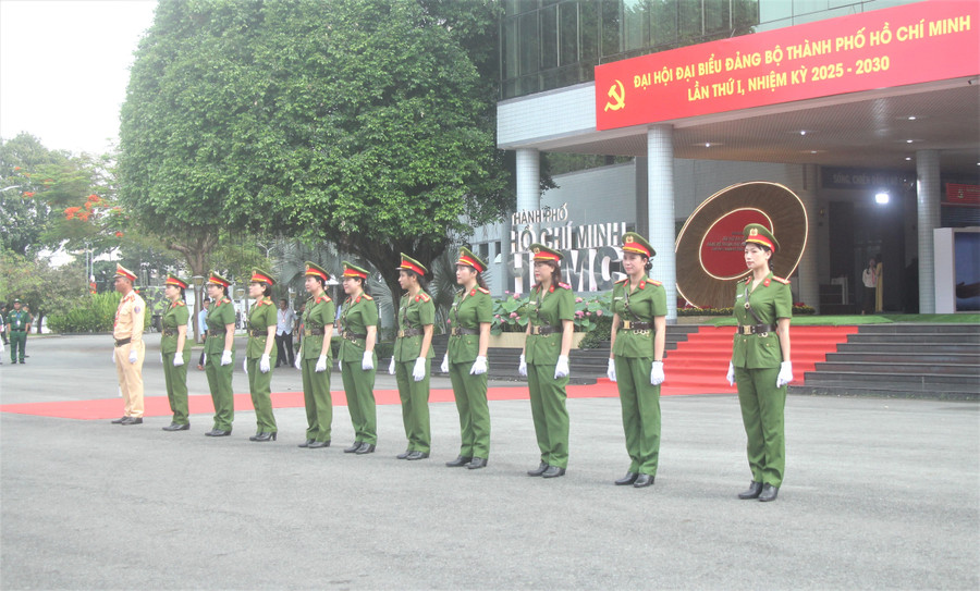 Lực lượng an ninh làm nhiệm vụ tại Đại hội.
