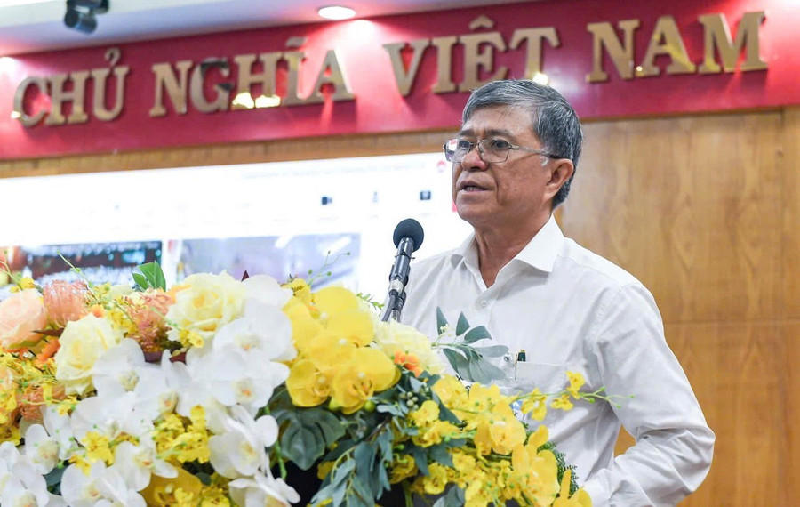 Ông Nguyễn Văn Hiếu phát biểu tại buổi tập huấn. truong-hoc-hanh-phuc.jpg