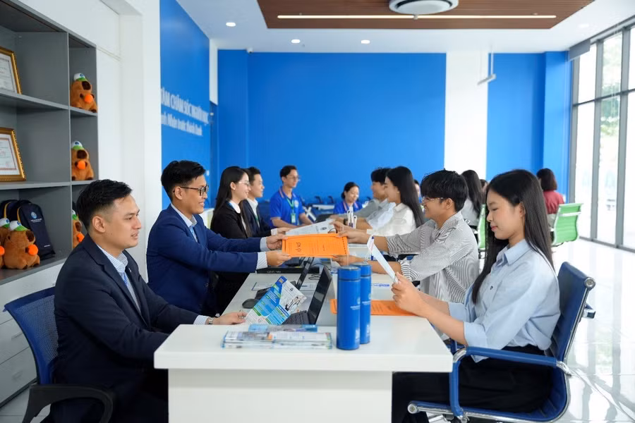 Đại học Văn Hiến khẳng định luôn đồng hành định hướng sinh viên trong quá trình chọn ngành, chọn nghề và xây dựng lộ trình học tập phù hợp với năng lực bản thân.