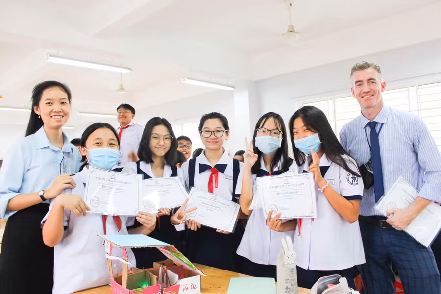 Tiết thực hành môn Khoa học của học sinh Trường THPT chuyên Trần Đại Nghĩa (Quận 1, TPHCM).