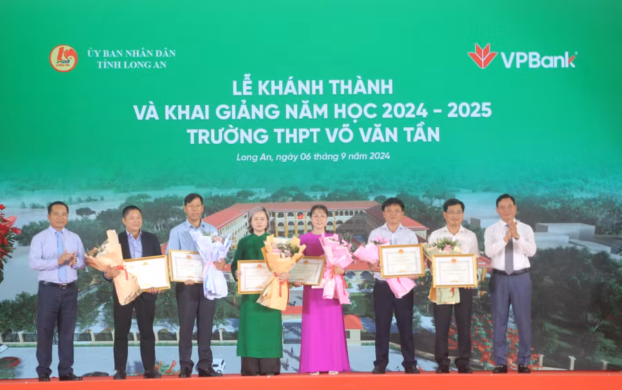 khanh-thanh-truong-thpt-vo-van-tan-3.JPG