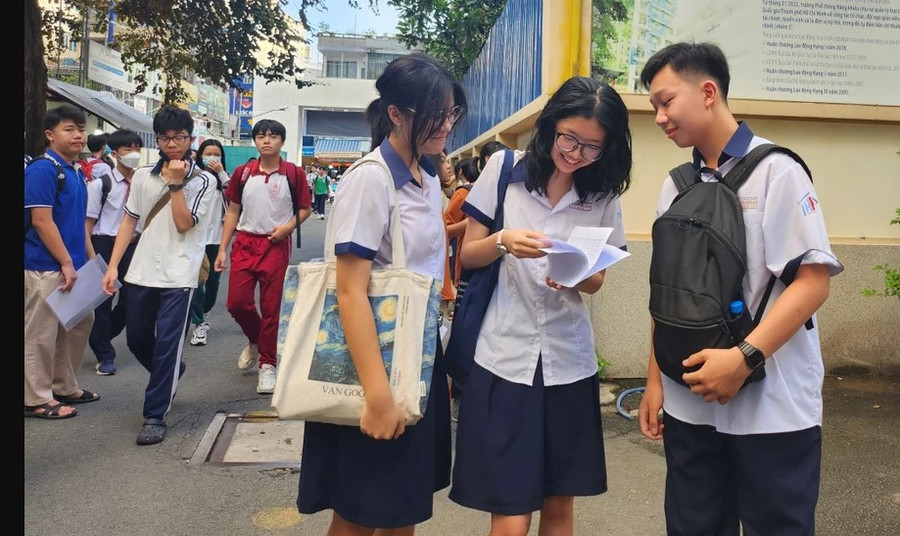 Thí sinh tham dự kỳ thi vào lớp 10 Trường Phổ thông Năng khiếu năm 2024.
