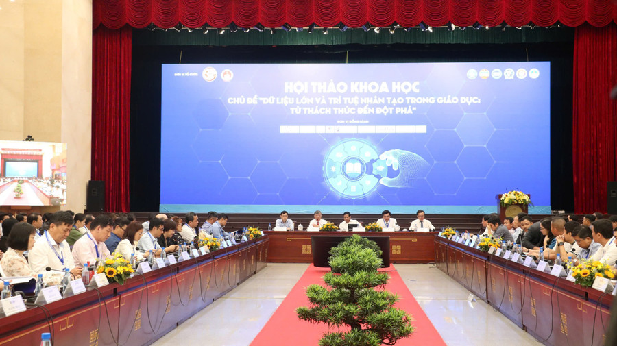 Toàn cảnh hội thảo khoa học chủ đề Dữ liệu lớn và trí tuệ nhân tạo trong giáo dục: Từ thách thức đến đột phá.