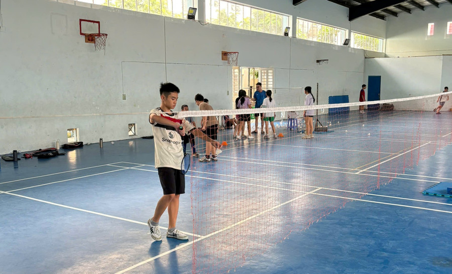 Học sinh Trường THCS Nguyễn Văn Luông tích cực tham gia các hoạt động thể thao. khong-thu-quy-phu-huynh-7250.jpg