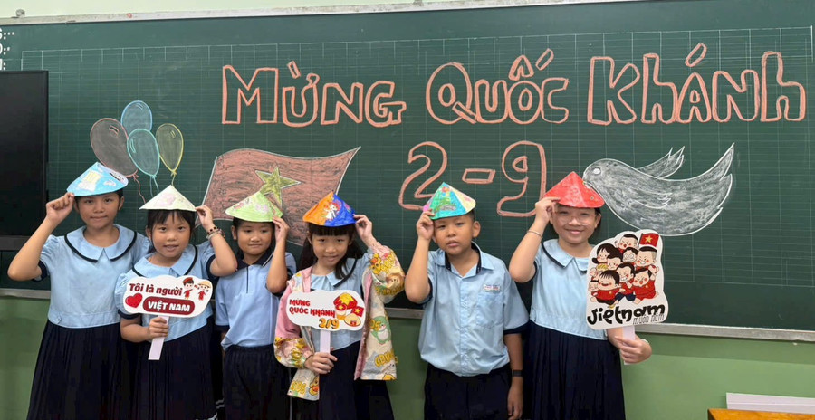 Học sinh Trường Tiểu học Phú Thọ hào hứng với các hoạt động chào mừng ngày Quốc khánh. ngay-quoc-khanh.jpg
