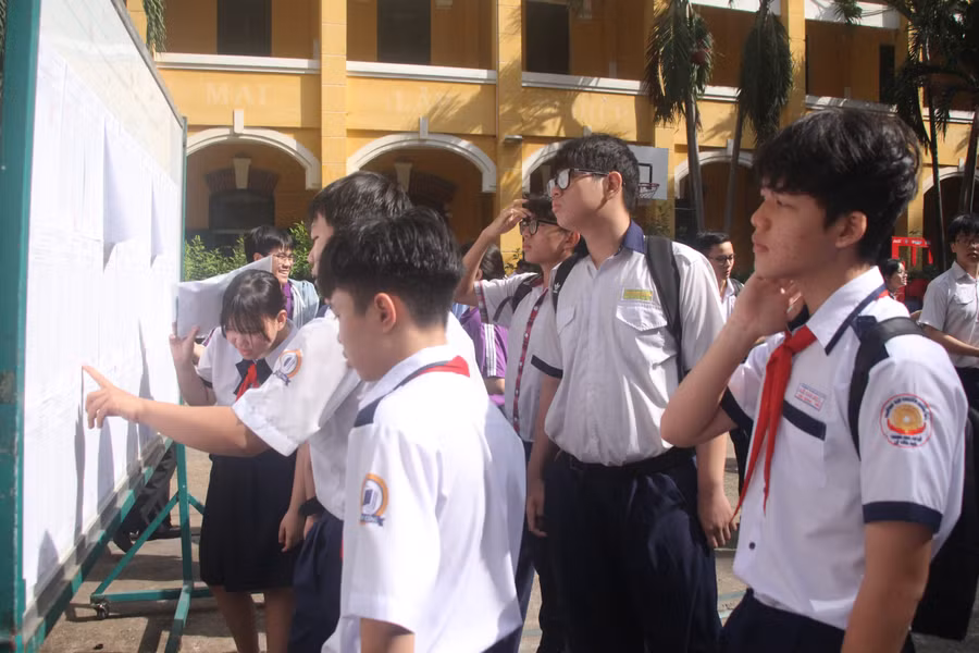 Thí sinh TPHCM tham gia kỳ thi lớp 10 năm 2025.