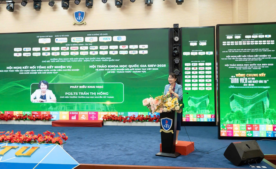 PGS.TS Trần Thị Hồng phát biểu tại hội thảo.