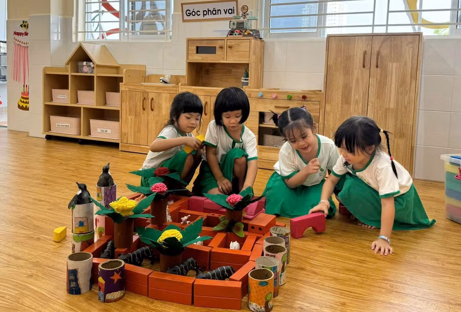 Tiết học của trẻ Trường mầm non Nam Sài Gòn (TPHCM).