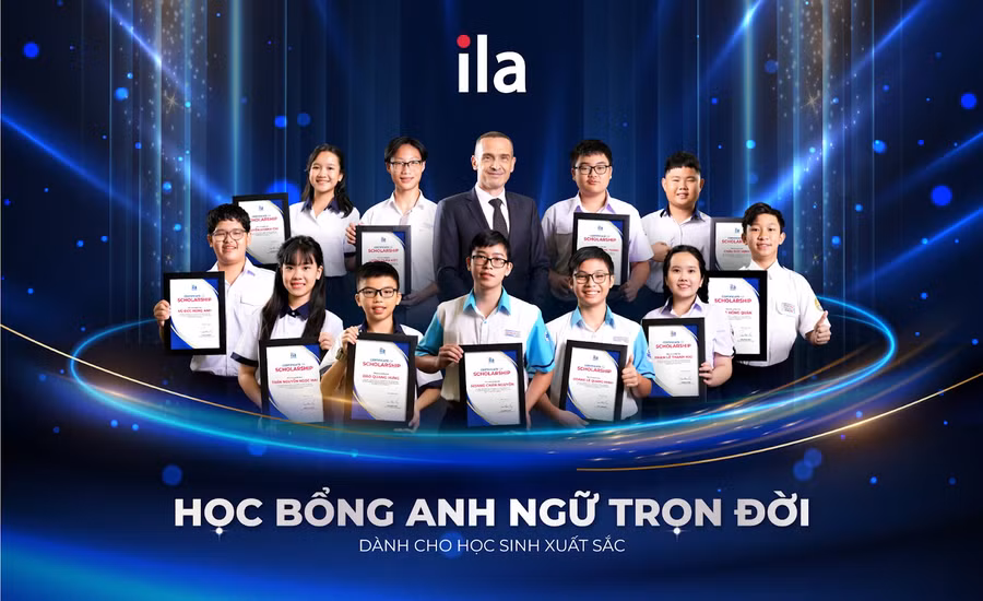 11 học sinh nhận học bổng đợt đầu tiên.