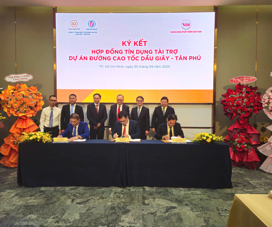 Ký kết hợp đồng tín dụng Dự án cao tốc Dầu Giây - Tân Phú
