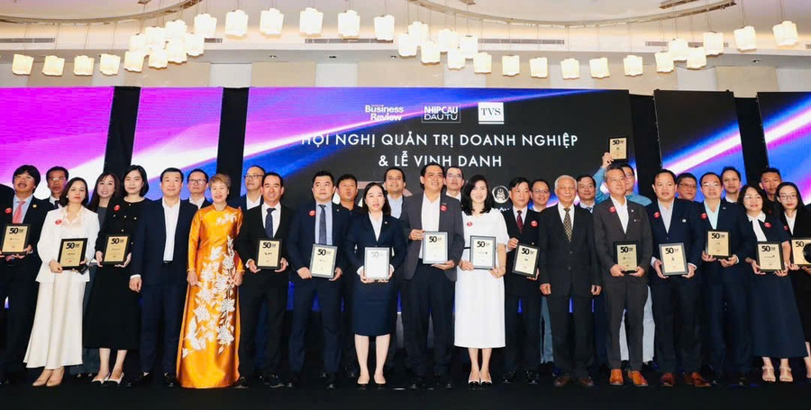 bao-viet-nhan-giai-top-50-cong-ty-kinh-doanh-hieu-qua-nhat-viet-nam-2.jpg