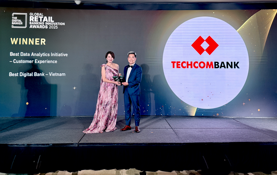  Techcombank ba năm liên tiếp là 'Ngân hàng số tốt nhất Việt Nam'