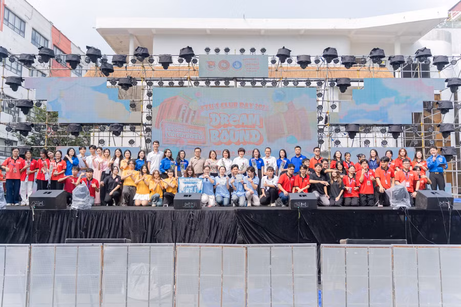 Sôi động Ngày hội chào tân sinh viên của Trường Đại học Ngoại thương