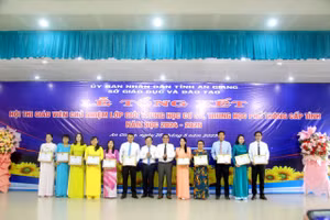 An Giang tổng kết và trao khen thưởng Hội thi giáo viên chủ nhiệm lớp giỏi THCS, THPT năm học 2024 - 2025. (Ảnh: Trọng Nhân)