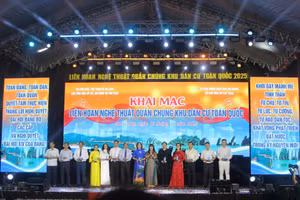 12 đoàn nghệ thuật quần chúng Khu dân cư tham dự Liên hoan toàn quốc năm 2025. Ảnh: Trọng Nhân.