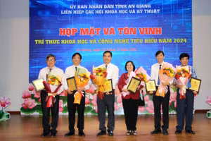 An Giang họp mặt tôn vinh các trí thức khoa học và công nghệ tiêu biểu năm 2024.