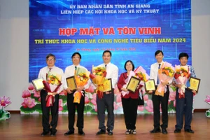 An Giang họp mặt tôn vinh các trí thức khoa học và công nghệ tiêu biểu năm 2024.