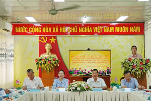 Đoàn công tác Sở GD&ĐT tỉnh An Giang làm việc với phường Bình Đức.