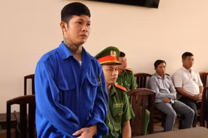 Bị cáo Trương Văn Sịl tại phiên tòa. Ảnh: Văn Vũ.