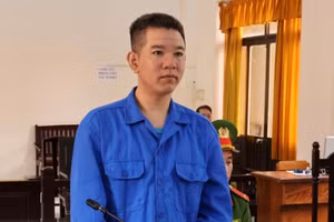 Bị cáo Bùi Phước Vinh tại tòa.