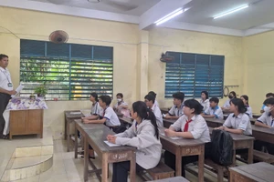 Thí sinh An Giang thi môn cuối vào lớp 10 hệ không chuyên năm học 2025 - 2026. (Ảnh: Trọng Nhân)