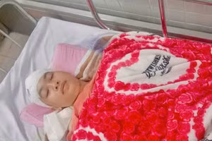 Nữ sinh lớp 11 bị u não phải 2 lần phẫu thuật điều trị.