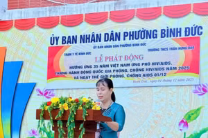 Trường THCS Trần Hưng Đạo (phường Bình Đức, tỉnh An Giang) phát động hưởng ứng 35 năm Việt Nam ứng phó HIV/AIDS.