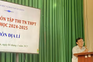 Phó Giám đốc Sở GD&ĐT An Giang Trần Tuấn Khanh, phát biểu khai mạc các lớp tập huấn.