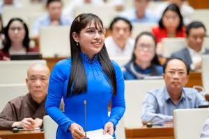 Bà Châu Quỳnh Dao, Bí thư Đảng ủy, Hiệu trưởng Trường THPT Ngô Sĩ Liên (phường Vĩnh Thông, tỉnh An Giang).