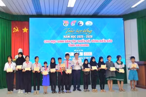 Học sinh An Giang được nhận học bổng Vừ A Dính năm học 2025 - 2026.
