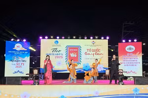 An Giang tổ chức Đêm thơ Nguyên Tiêu Xuân Ất Tỵ 2025. (Ảnh: Trọng Nhân)