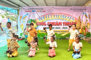 Trẻ mầm non dân tộc Khmer Vui Tết Chôl Chnăm Thmây.