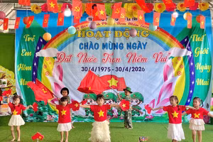Hoạt động mừng ngày "Đất nước trọn niềm vui" của trẻ mẫu giáo tại An Giang.