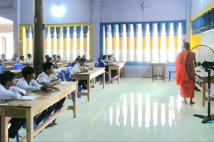 An Giang duy trì các lớp dạy chữ Khmer cho học sinh dân tộc. 
