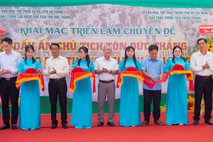 An Giang khai mạc triển lãm ảnh "Dấu ấn Chủ tịch Tôn Đức Thắng trong đại thắng mùa Xuân 1975". (Ảnh: T.H)