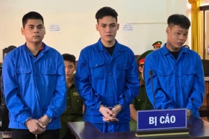 3 bị cáo Tấn, Quý và Thật (từ trái sang) tại phiên tòa.