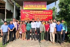 Xã Phú Hòa, tỉnh An Giang ra mắt mô hình "Điểm tư vấn, hỗ trợ người dân thực hiện thủ tục hành chính” tại vùng sâu, vùng xa.