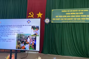 An Giang triển khai giáo dục hòa nhập cho trẻ khuyết tật. Ảnh: Trọng Nhân.