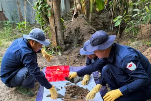 Đội K93 (Bộ CHQS tỉnh An Giang) quy tập hài cốt liệt sĩ trên đất Campuchia.